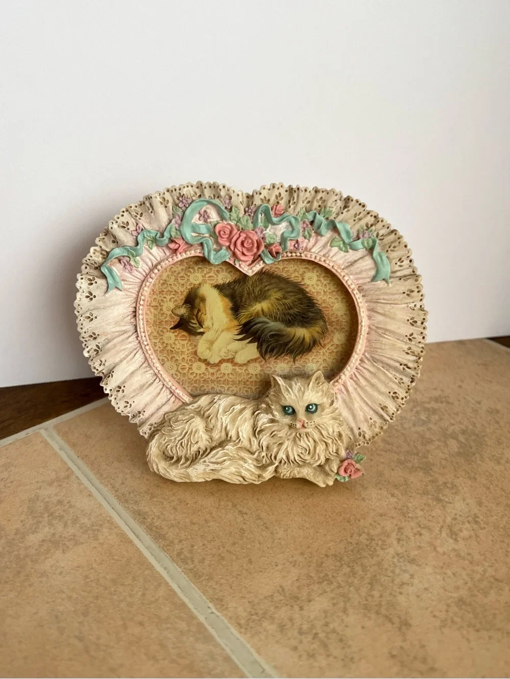 Vintage 1990 Leslie Anne Ivory Miniature Small Cat Picture Frame
